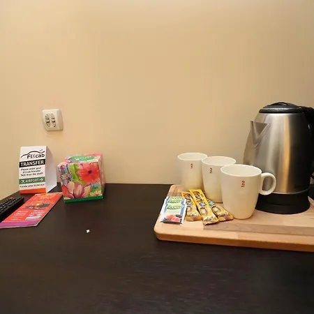 California 酒店 3*