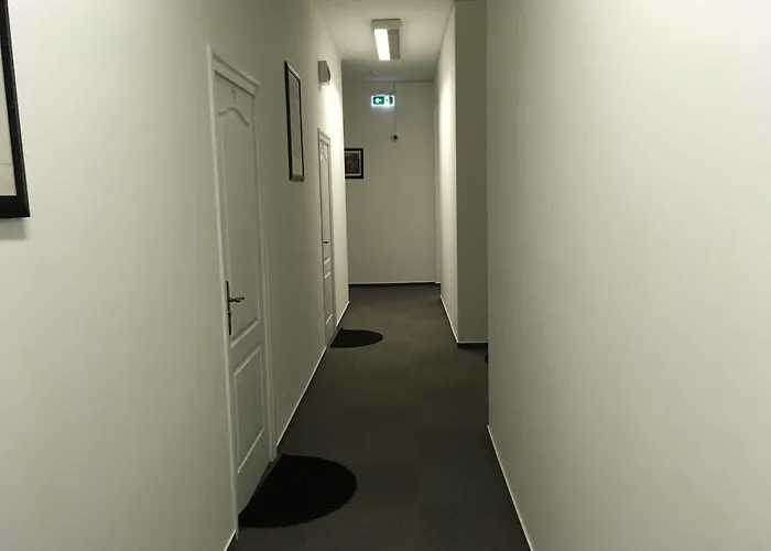 California 3* Budapest