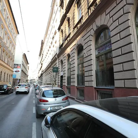 Hotel California Hotel Budapest